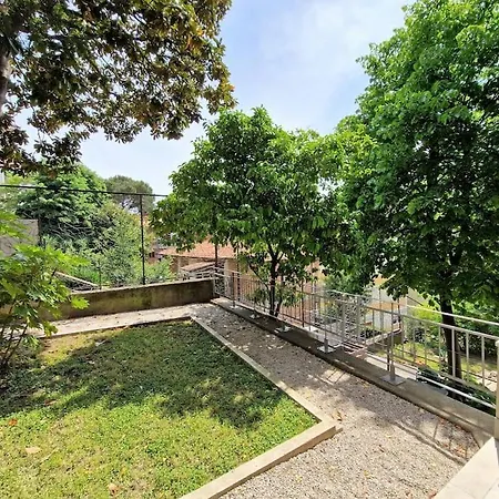 Apartment Charme & Garden La Spezia